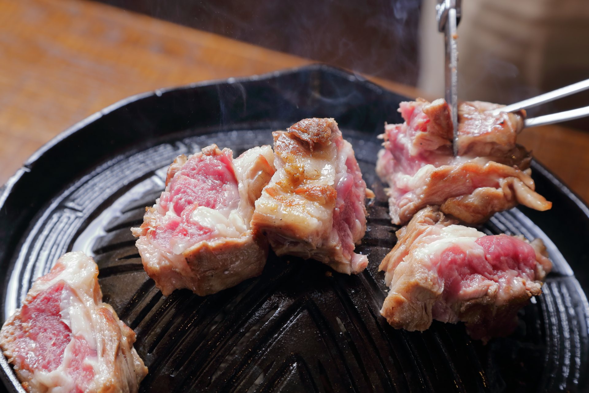 タンの食感と旨味 | 群馬のジンギスカンなら群衆ジンギスカンひつじ壱番