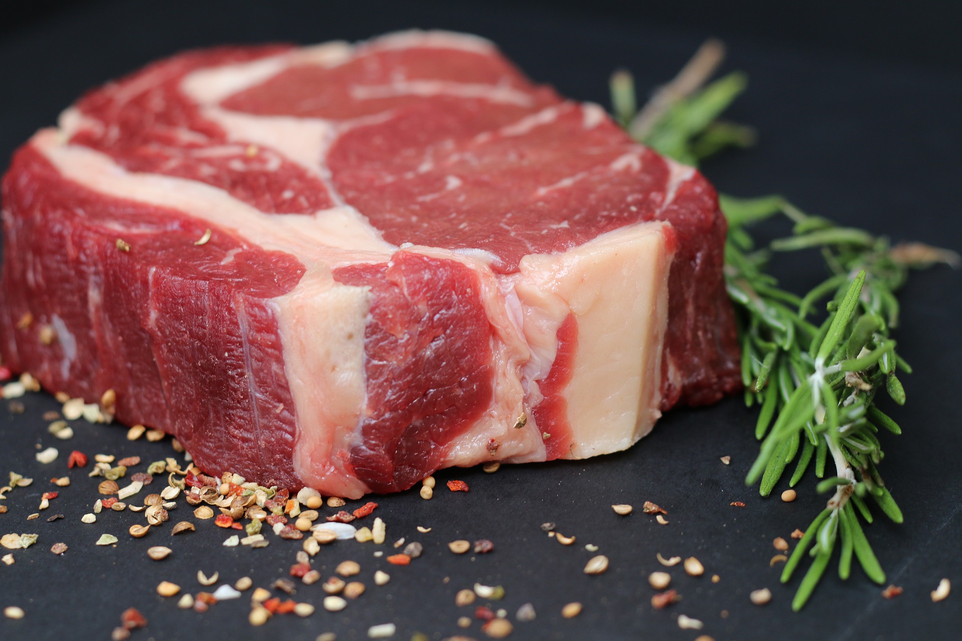 ランプ肉の柔らかさを体験 | 群馬のジンギスカンなら群衆ジンギスカンひつじ壱番
